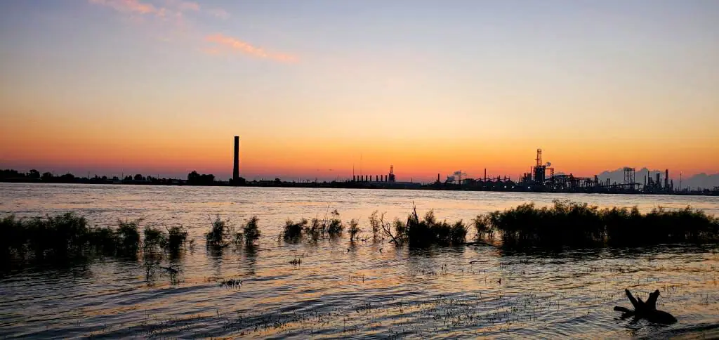 data-src="https://www.mainlineatl.com/wp-content/uploads/2020/08/bend-in-river-1.jpg"